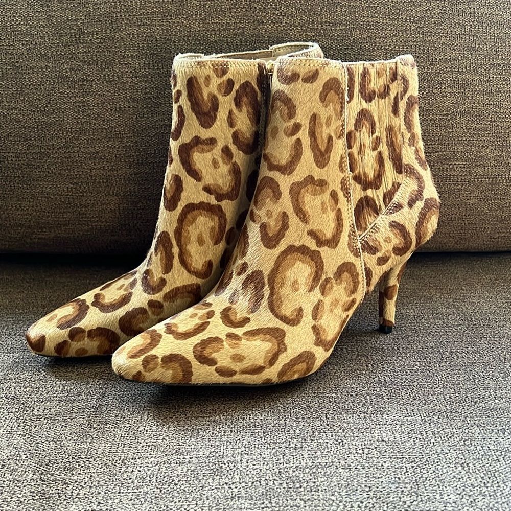 New Vince Camuto Ambind Real Cow Hair Animal Print Booties Women’s Size 6